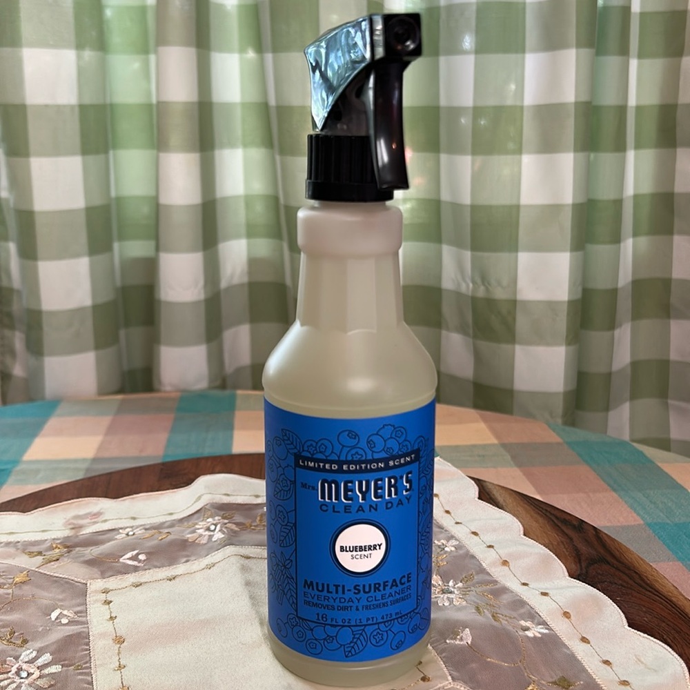 Mrs. Meyer’s Limited Edition Scent BLUEBERRY Scent NEW 16 Fl Oz Spray Bottle